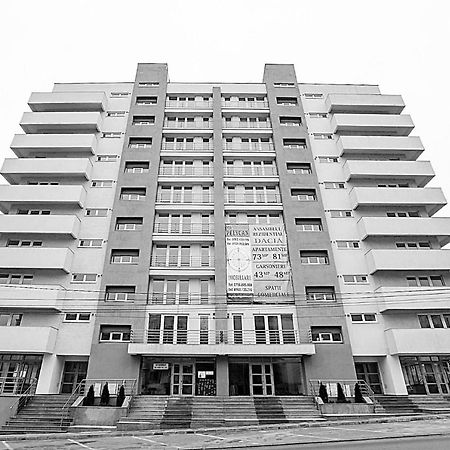 Dacia Residence Apartments Self Check-In Craiova Esterno foto