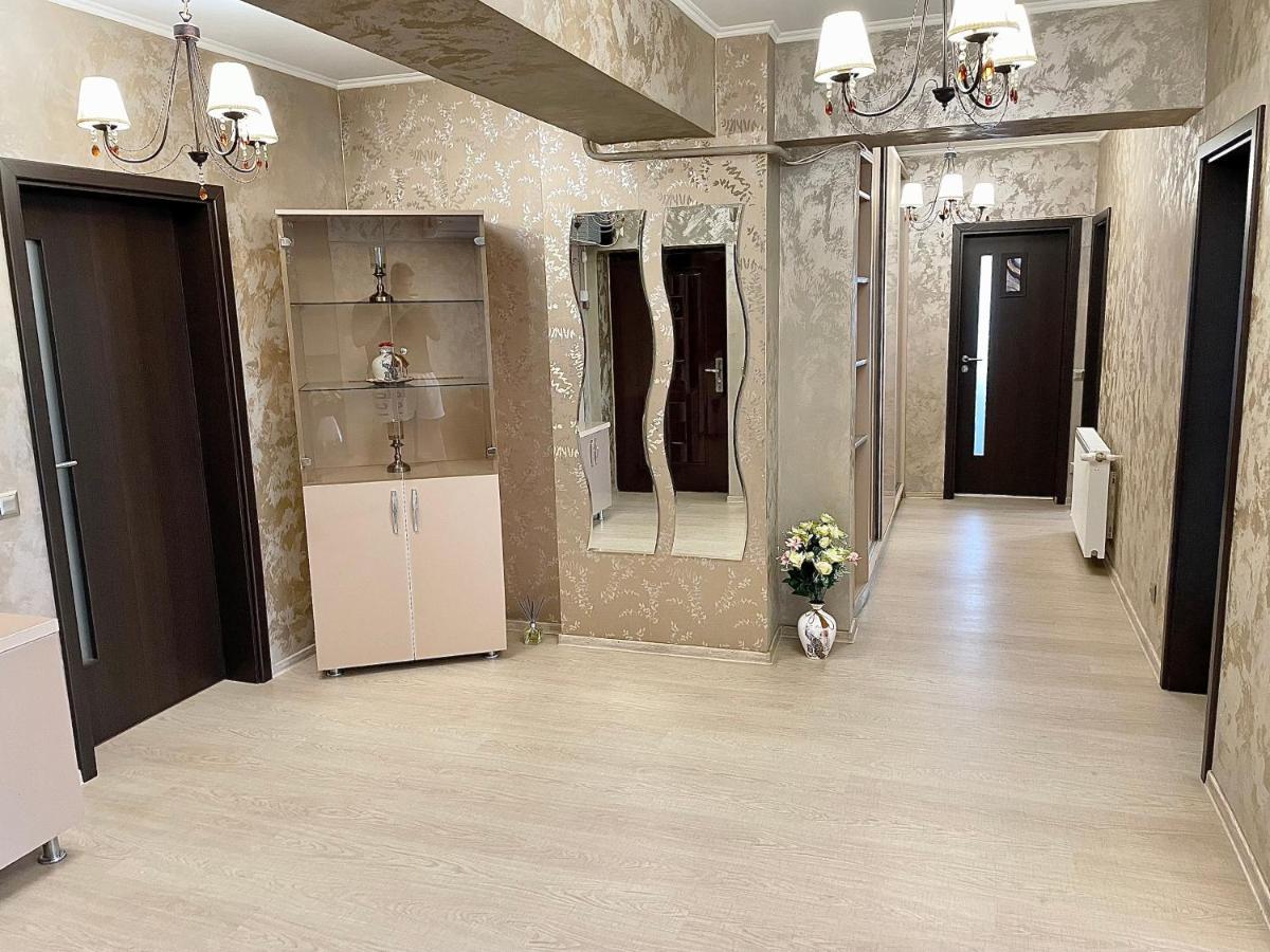Dacia Residence Apartments Self Check-In Craiova Esterno foto