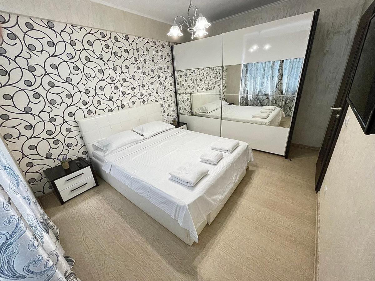 Dacia Residence Apartments Self Check-In Craiova Esterno foto