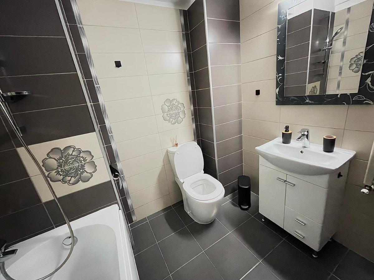 Dacia Residence Apartments Self Check-In Craiova Esterno foto